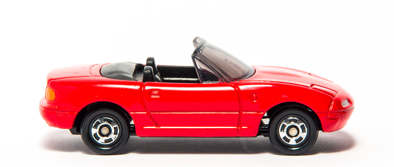 Illustration for article titled 25 years of this Happy Little Roadster